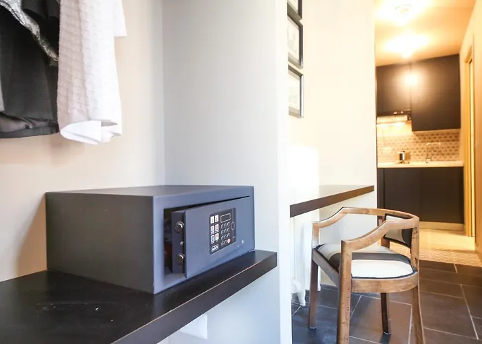 App Condotti Luxury In דירה *