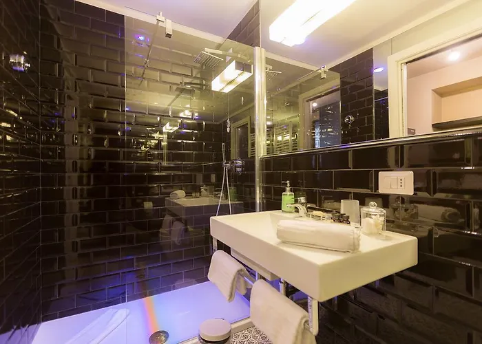 App Condotti Luxury In דירה רומא